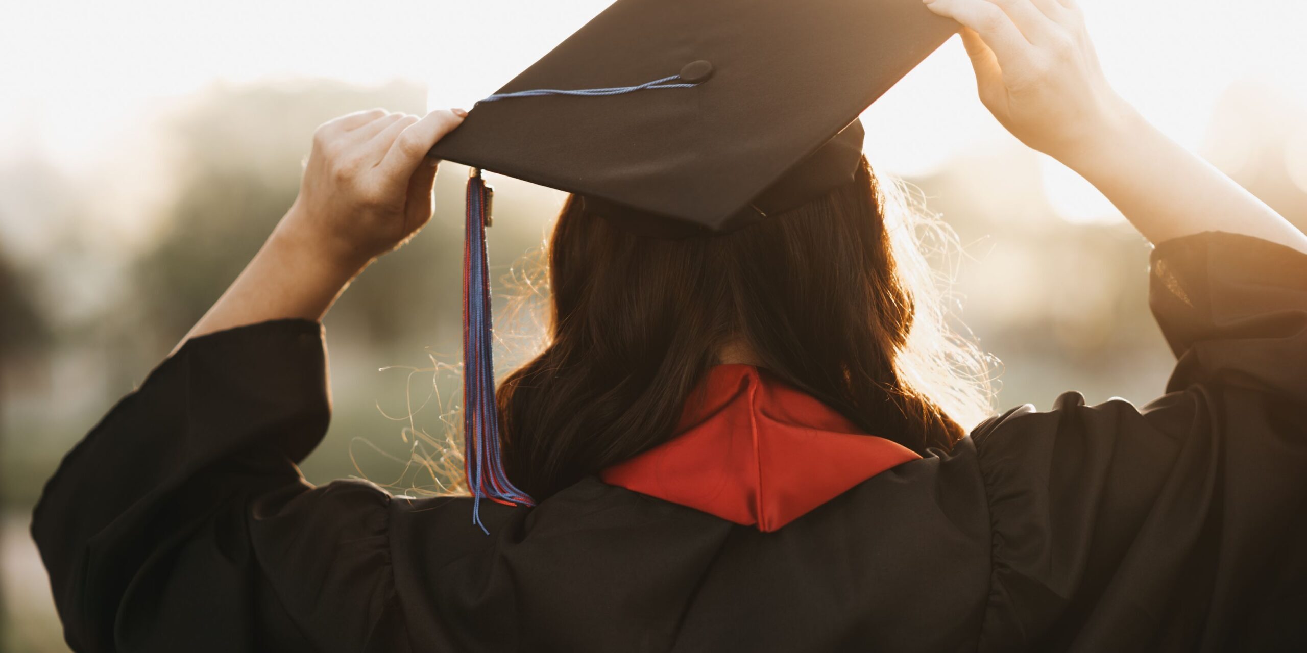 graduate-girl_t20_bAXaBk-d38b26eec22247faad7597c680ca0b75