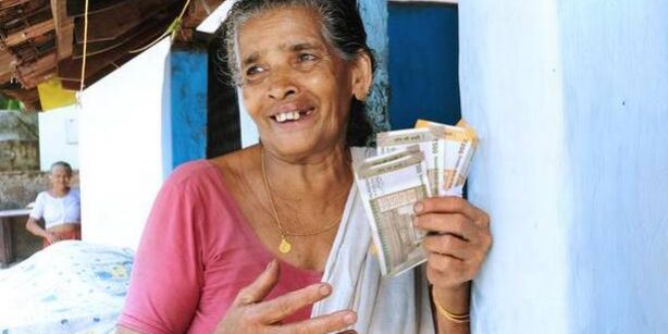 interest to be paid on delayed payment of salary and pension